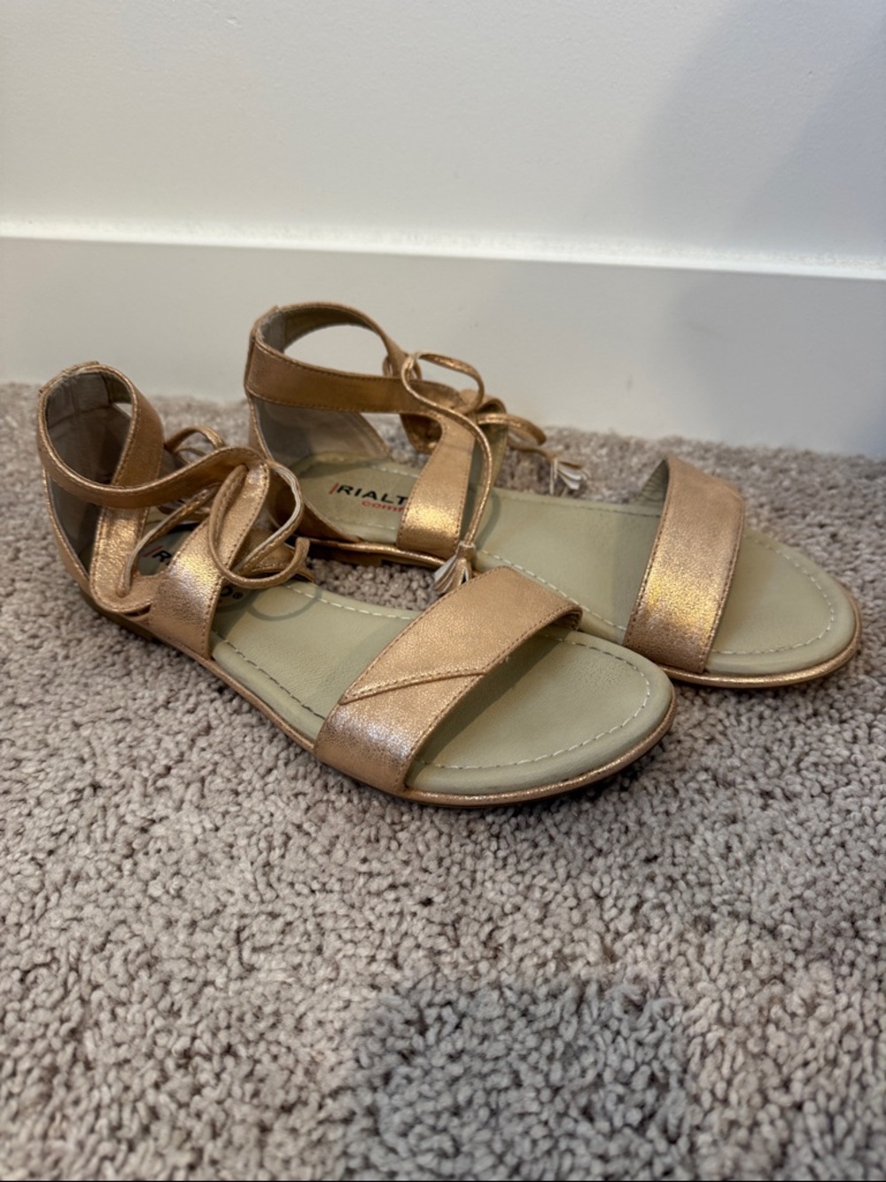 Rialto Metallic Rosegold Strappy Women's Sandals